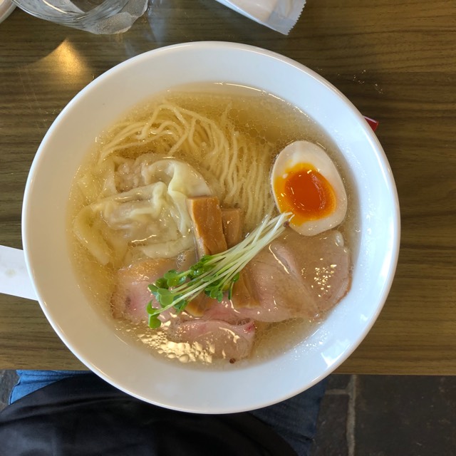 futaba_nojo's tweet photo. コク塩わんたんメン at まんぷく食堂

奥様チョイス❣️ #毎日がラーメン https://t.co/2PCzfC7zVw https://t.co/a29wYRiuJV