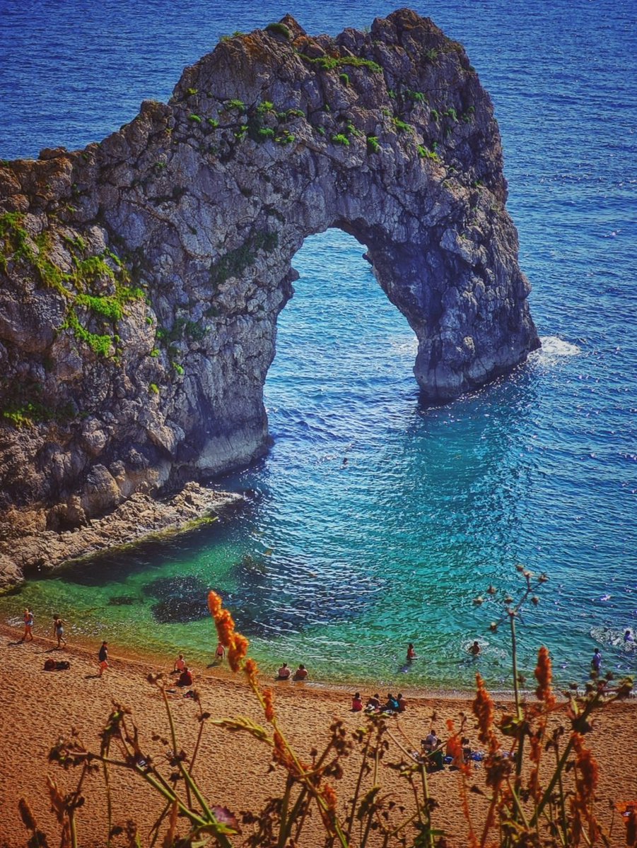 Beautiful UK....
 #photography #durdledoor#sea#ukpotd#beautiful#britaincaptured