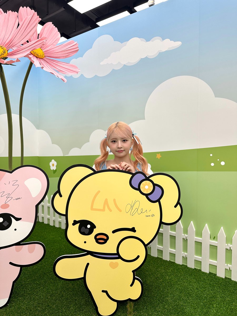 IVE_twt's tweet photo. 다이브ꔛ트리플크라운 고마워요👑🎀🫧

#IVE #아이브 #REI #레이 https://t.co/zsNrvWgCC9