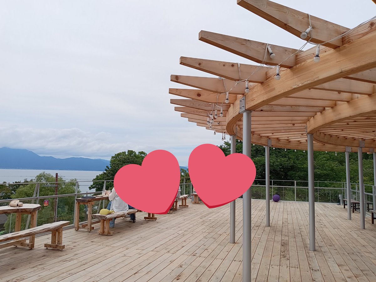 Midoriko_523's tweet photo. なにもの💛🖤まだ全然観れて無いけど…どれも最高にすき❗
びわ湖を眺められるCafeに連れてきた☺️ブルーがマッチしてるかな〜明日からもまた忙しいけど少しずつ観ていく♡すぐ見れなくてれんかいちゃんごめんね👏
#なにもの
#369TerraceCafe
#近江八幡
#琵琶湖
#滋賀県
#永瀬廉
#髙橋海人 https://t.co/9UnwuxuBQu