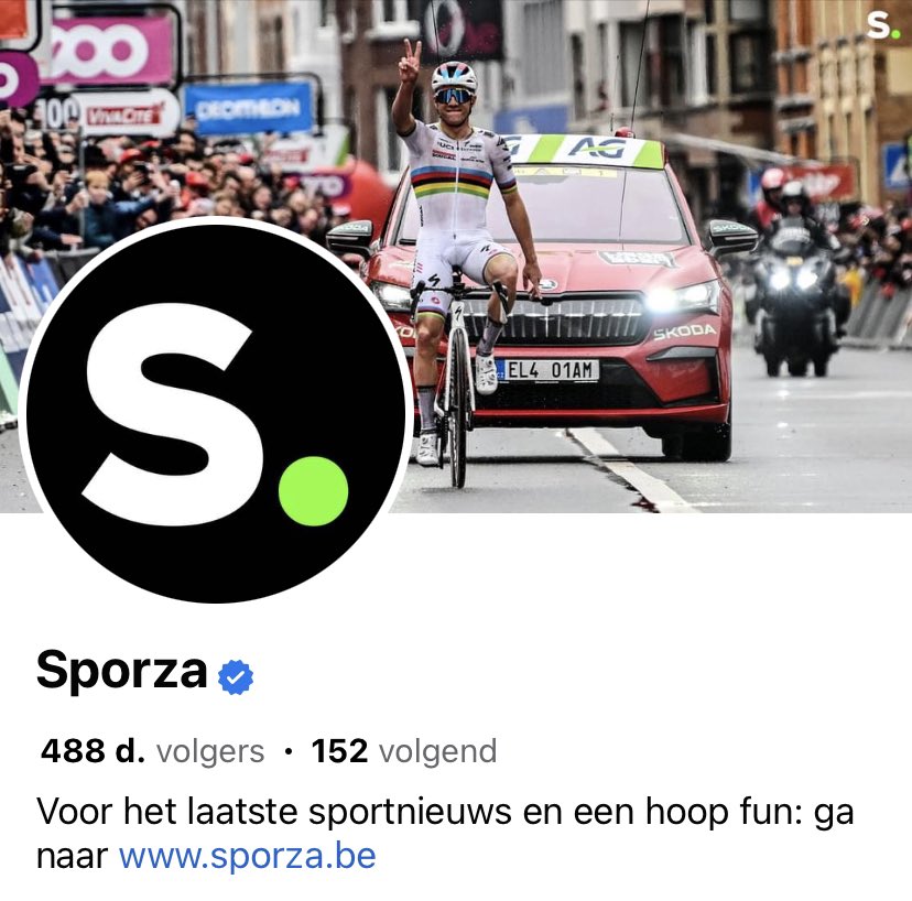 Kennethdv's tweet photo. Als 1 land achter de Belgian Cats, net als toen Courtois en
Co op het vliegtuig stapten…switch die Omslagfoto (aub) ⛹🏼‍♀️⛹🏼‍♀️

Retweet, samen lukt het ons wel. En anders gaan we ons gaan vastplakken aan de studio…🥲

#BelgianCats @chrisvandegoor @EmmaMeesseman @sporza @teambelgium https://t.co/mPaoQus26v