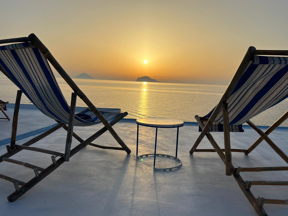 Ms. Conni tweet media