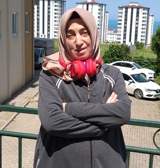 Rahmetlinin OHAL Komisyon red haberi sonrası teselli eden arkadaşına gönderdiği mesaj şu imiş.

"Sağol arkadaşım! Hamdolsun.  İyi olmak istiyorum ama bu sonuç çok ağrıma gidiyor. Sürekli ağlıyorum. Yatarken, mutfaktayken, dışarı çıkınca... ses salıp ağlıyorum...Ne yapalım, bu da