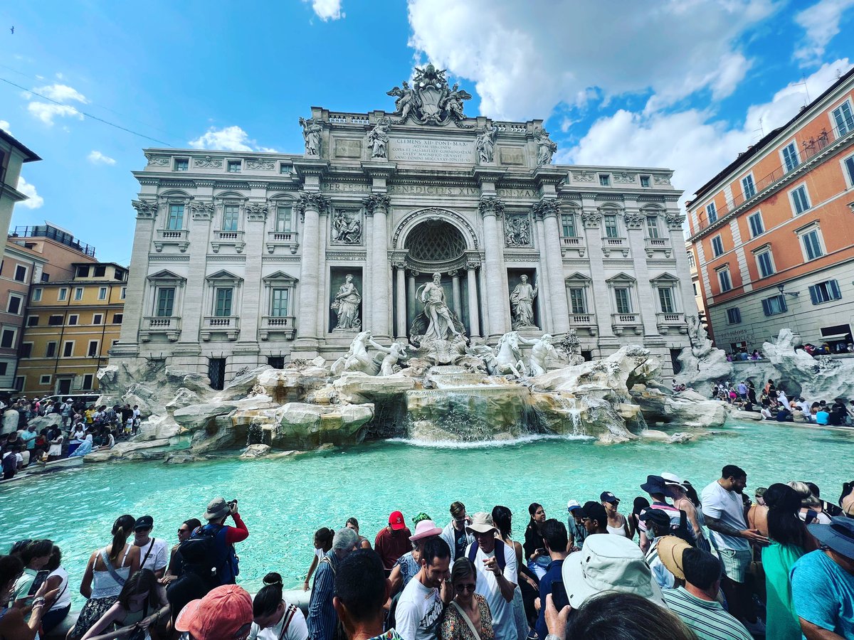 Rome. Wow. Just. Wow 
#trevifountain