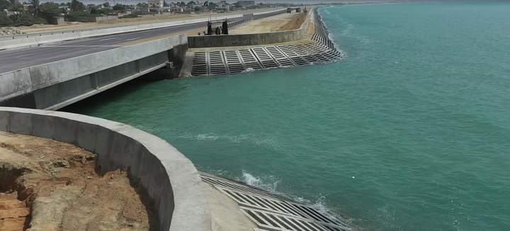 BalochistanTV_'s tweet photo. 🛣 Eastbay Expressway, Gwadar.

Completed &amp; Operational ✅

#CPECUpdates #Gwadar #CPECMakingProgress #CPEC10Y
@CPEC_Official https://t.co/3znPsebxer