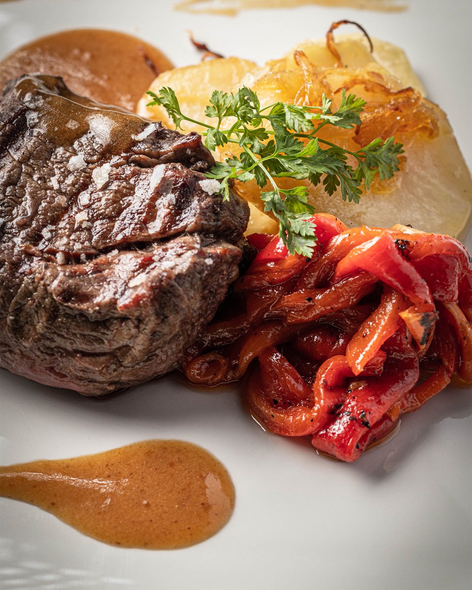 🚍 Enobus 1 de julio: zurl.co/EYB3 

✅ Visita a Labastida
✅ Visita al wine bar de Bodegas Pascual Larrieta 
✅ Visita a <a href="/vinasalceda/">Viña Salceda</a> 
✅ Menú en <a href="/vinfos/">Villa Lucía</a> 
 
Una escapada a la tierra del vino con la comodidad de tener el transporte incluido. #RiojaAlavesa