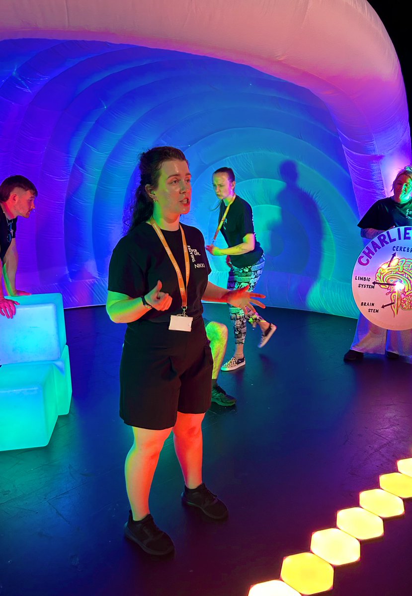 theatre_life2's tweet photo. We had the best day at What’s Next Southampton? An awesome #youthled festival for children, young people & families.
We loved performing #YourBrainExplained @MASTStudios & meeting lots of young people as they stepped into our inflatable brain dome! #WNSoton @ConnectingSoton https://t.co/cRW5xXXbJX
