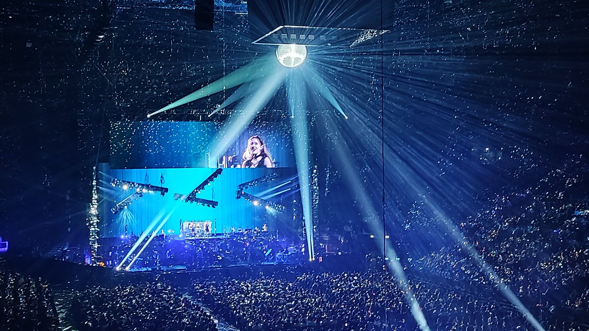 Sayan50's tweet image. Un grand show à l'Accor Arena hier soir, Hans Zimmer et toute sa team nous ont régalés!