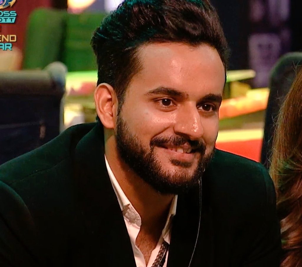 real_khabri_1's tweet photo. Ranking Poll of Week 1

Like &amp; Retweet if you're supporting #AbhishekMalhan 
( #Fukralnsaan ) in #BiggBossOTT2 house.

(Only Likes &amp; Retweets will count)
7 Pm to 7 Pm (24 hours) 

#BBOTT2                           
#SalmanKhan https://t.co/Vj6vpJ8XbE