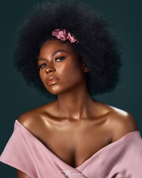 d_sweetface's tweet photo. Does she really deserve the cheating from banky w? 
What’s your take on this guys #bankywcheating #cheating #justice #trainaccident https://t.co/2S24r4BIsj