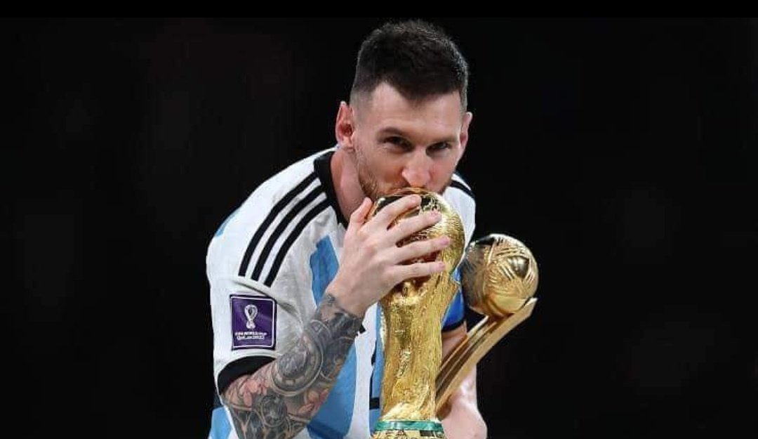 🐐 Leo Messi 36 yaşında! 

7x 🥇 Ballon d'Or
10x 🏆 La Liga
8x 🏆 İspanya Süper Kupası
7x 🏆 Kral Kupası
4x 🏆 Şampiyonlar Ligi
3x 🏆 Dünya Kulüpler Kupası
3x 🏆 Avrupa Süper Kupası
2x 🏆 Ligue 1
1x 🏆 Copa America
1x 🏆 Finalissima
1x 🏆 Dünya Kupası