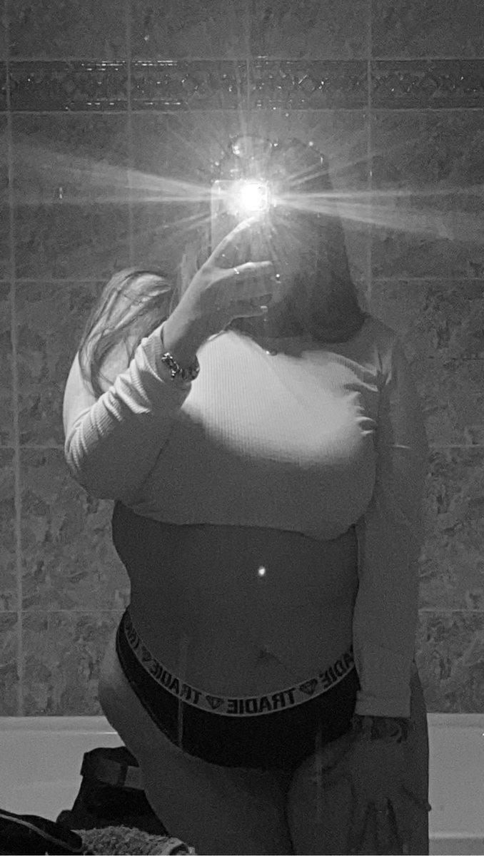 CurvyMama23's tweet photo. https://t.co/b7PewLVLrs
#onlyfans #onlyfansFree #curvy #sexy 
Come join me baby, we could have a lot of fun xx https://t.co/TIycJLhnYw