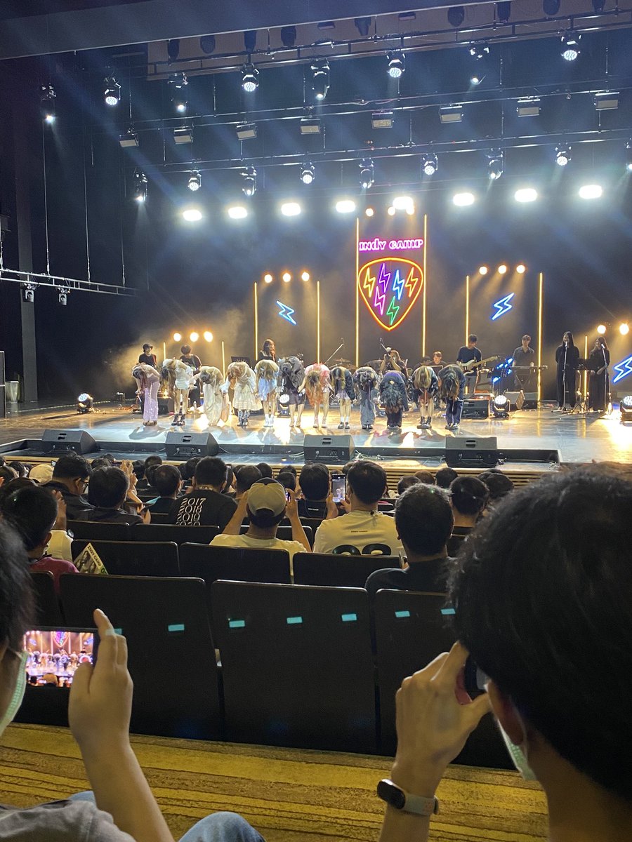 lekqooza's tweet image. รอบแรกจบแล้ว 

ชอบ กลิ่นดอกไม้ / แก้มน้องนาง / สถานะห่วง / ชีสพาย เป็นพิเศษ

เพลงอื่น เล่นกันสดๆ สนุกมากๆ 
#OPENCAMPCONCERT2023 
#stangbnk48 #milkcgm48 #fortunecgm48 #neniecgm48 #weebnk48 #satchanbnk48 
#kaofrangbnk48 #marminkbnk48 
#ninebnk48 #pandabnk48
#MyyuBNK48 
 #INDYCAMP