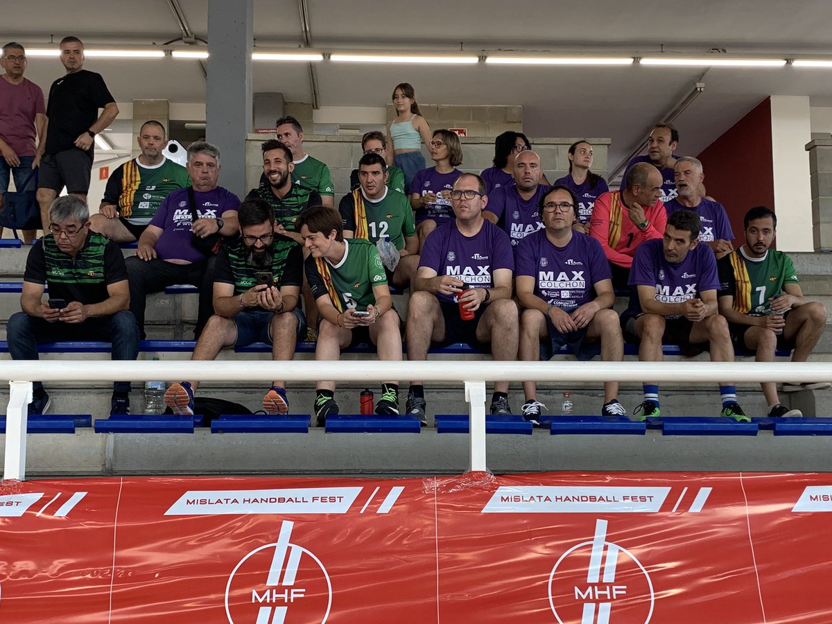 🤾‍♂️🤾‍♀️ Comienza el triangular de balonmano inclusivo del Mislata Handball Fest.
Participan los 2 equipos del <a href="/Bmmislata/">Balonmano Mislata</a> (<a href="/Creap_Valencia/">Creap_Valencia</a> y Centro Ocupacional Mislata) y el <a href="/bmcastellon/">Balonmano Castellón</a> .
Aprovechamos para agradecer al <a href="/AjMislata/">AjuntamentDeMislata</a> su apoyo para realizar este evento.