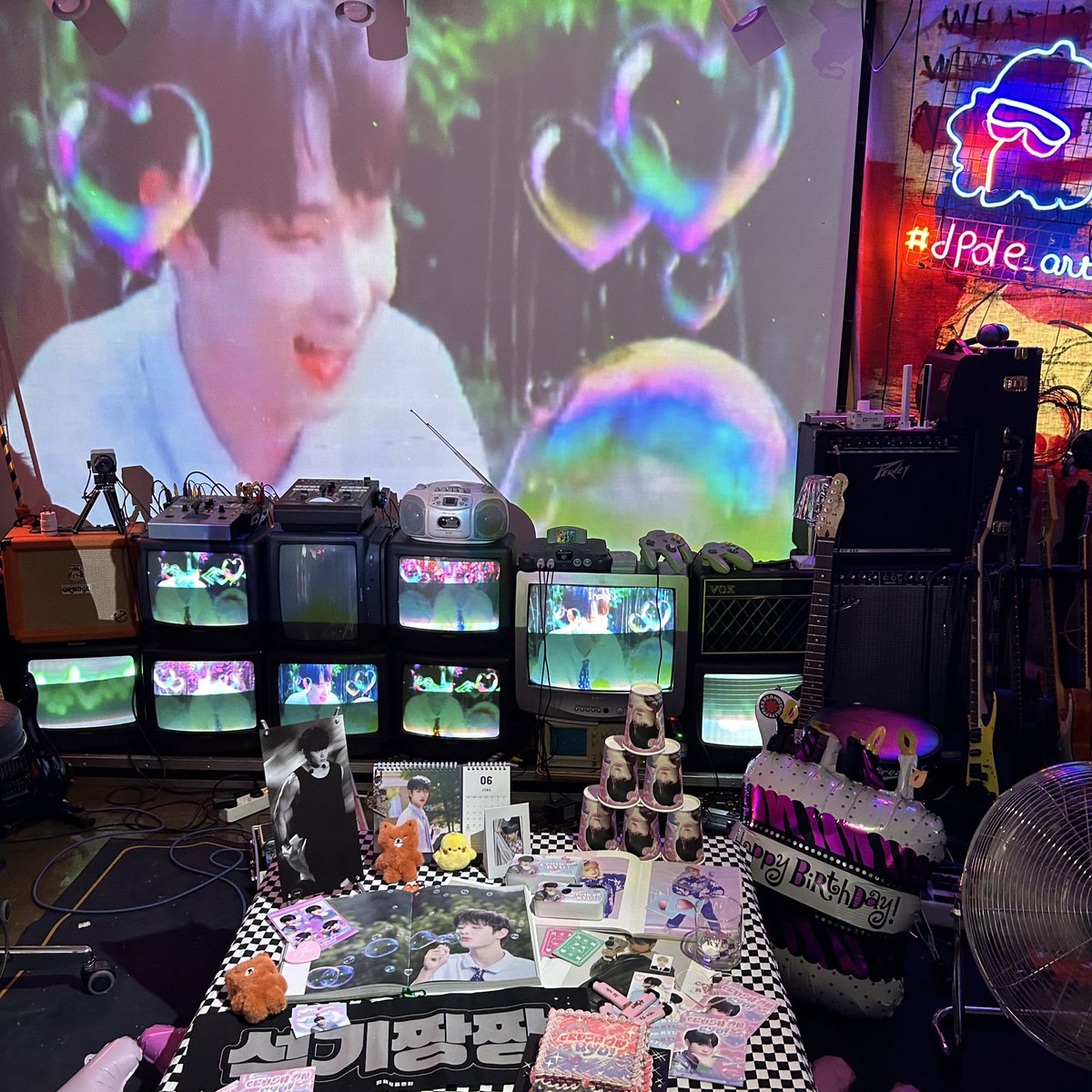 zzickranghae's tweet photo. 기석이 생일 너무 축하했어 💕
기석이가 항상 행복했음 좋겠어~ 사랑해! 

#기석이랑_꽃길_걷기 https://t.co/Y5fibLp1al