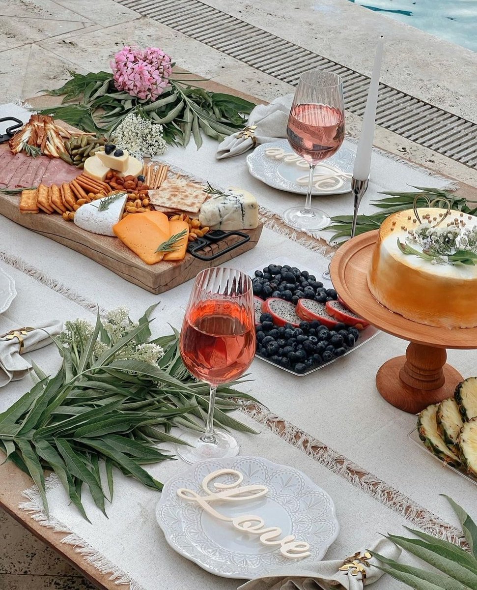 roya_zeynali's tweet photo. 💛 Good morning 💛

May your day be filled with positive energy and love so you can spread smiles and happiness everywhere✨
#Sundaymood
#TastingPlate
#AppetizerPlate
#CheesePlate
#WineWednesday
#WineTasting
#WineCountry https://t.co/JOKSsNL4Bi