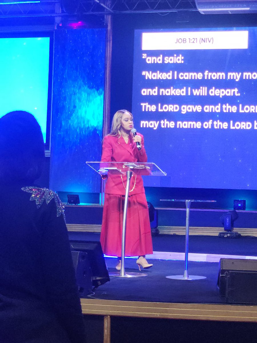 Thamapelo_des's tweet photo. One day when we are ready, we must talk about the goodness of God.
What a powerhouse, what a woman 👠 what a sermon. I am speechless❤️
I'm crushing on her. Pastor Pushie https://t.co/G7SxV2tcjc