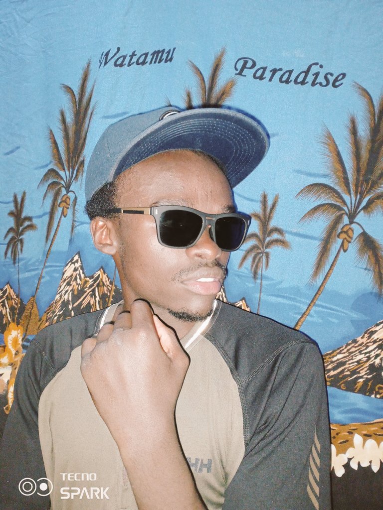 BrendaAmina3's tweet photo. HUYU KIJANA WA NAIROBI ... HANDSOOOOOME❤️😋
#masterkayoti 
#Kenya 
#Nairobi 
#masterkayoti2023 
#kayotiimages 
#kayotiontwitter 
#RussiaCivilWar 
#Russia 
#Wagner 
#Prigozhin https://t.co/nwb8clqf4v