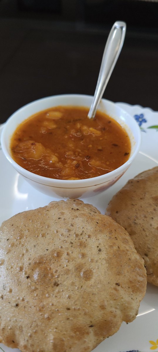 Nostalgia is waking up to the comforting fragrance of deep fried pooris and aloo dum made by your mom on a rainy Sunday afternoon. 

#zhc #zionhospitalityconsultants #homecooking #sundaybrunch #homefood #nostalgicfood #foodforlife #momcooking #DelhiRains #monsoonspecial