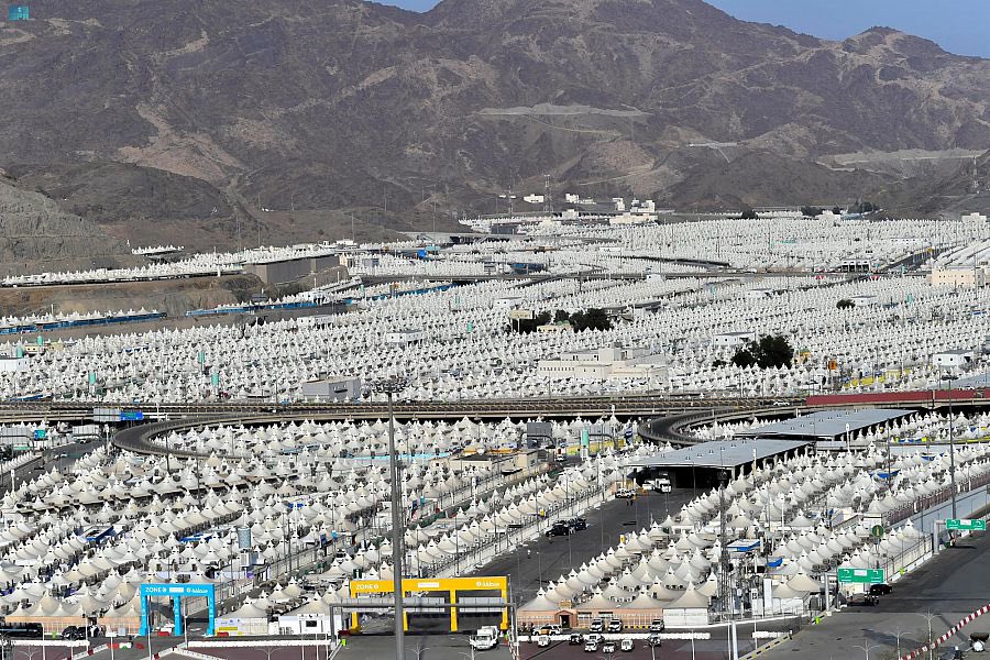 غدا يوم الترويه…. 
فأكثرو من ذكر الله والدعاء والاستغفار .
وأسـأل الله العظيم أن يبارك لنا ولكم ولجميع المسلمين في ماتبقى من عامنا هذا وما تبقى من أعمارنا  خيرًا مما سبق …وان يتقبل من حجيج بيته الحرام ويغفر لهم ولنا جميعا🌿
🌿