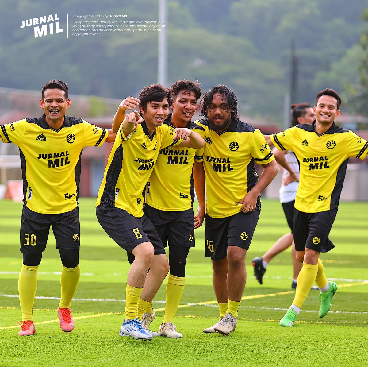jurnalmil's tweet photo. SOKSEK KV vs BOLA ITU BULAT FC

👕 @kickasportswear 

#abangkameraman #bolasepaksosial #radiabukitjelutong #ligasosial #ecoardence #twentyfive7 #jsa #setiaalam #varsitygreen https://t.co/lUClmLJK01