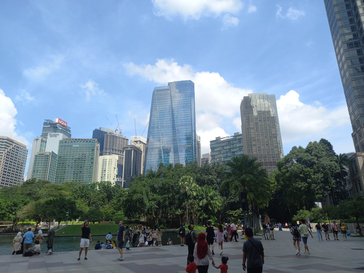 bevng1971's tweet image. After donkey years, ive come to #klcc and took sum shots #petronastwintowers  #klcity