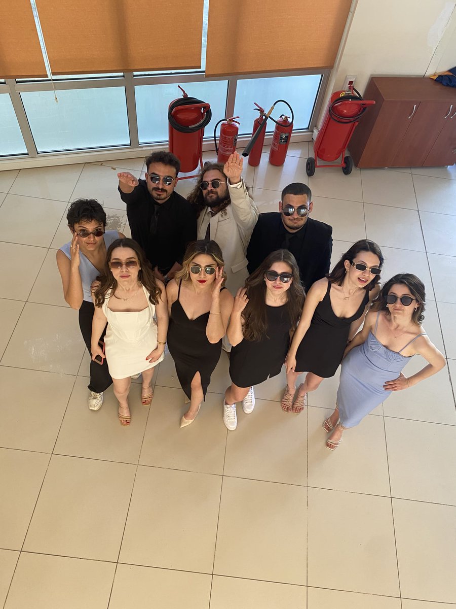 hybridofcyprus's tweet photo. Aşirete dönüşen arkadaşlıklar. https://t.co/SpYr12Vc13