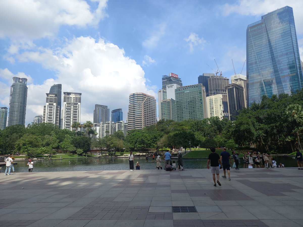 bevng1971's tweet image. After donkey years, ive come to #klcc and took sum shots #petronastwintowers  #klcity