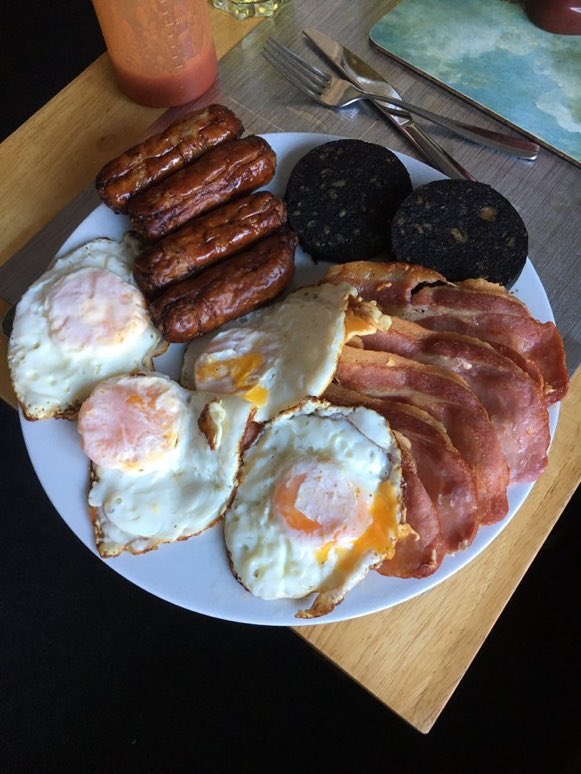 platypusWarby's tweet photo. Honestly how much of a selfish, narcissist, arrogant twat do you have to be to eat this for a meal?! What so you might gain 1 gram of muscle if you actually workout. How much suffering, carbon emissions, water etc has gone into making this one meal for some tosser?! https://t.co/dQqWIIcJFH
