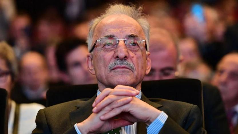 Murat Karayalçın: CHP’de siyaseti örgüt değil oligarşik bir yapı belirliyor

haber.sol.org.tr/haber/murat-ka…