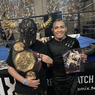 MattJHenson's tweet photo. I met @vikingo_aaa and it was too epic just like #DefyHeathens.
Thank you so much to @defyNW for having me back at their BIGGEST #DefyPDX Event! Thank you very much to the @WonderBallroom for having me for the first time as well!
#NewProfilePic https://t.co/2ksxbe1POC