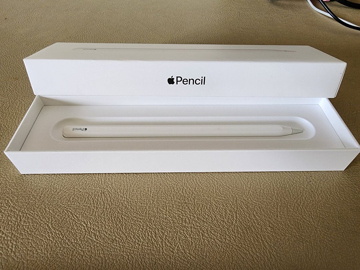 a_mutj's tweet photo. ส่งต่อ Apple pencil Gen2 สภาพใหม่มาก กล่องครบ ใช้ไม่ถึง2สัปดาห์ เพราะซื้อมาซ้ำ ราคา2900 รวมส่ง ขอดูสภาพเพิ่มเติมได้ สนใจทักdm
#ส่งต่อ #ปากกาไอแพดมือ2 #applepencilมือสอง #ปากกาไอแพด #ปากกาไอแพดมือ2 https://t.co/x98Bdh1sim