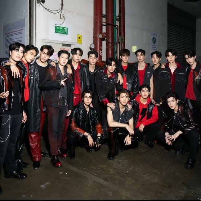 daonuae104's tweet image. DAY2 
THE SHOW KEEPS GETTING HOTTER 🔥🙉
LOL FAN FEST 2023
#LOVOLUTION