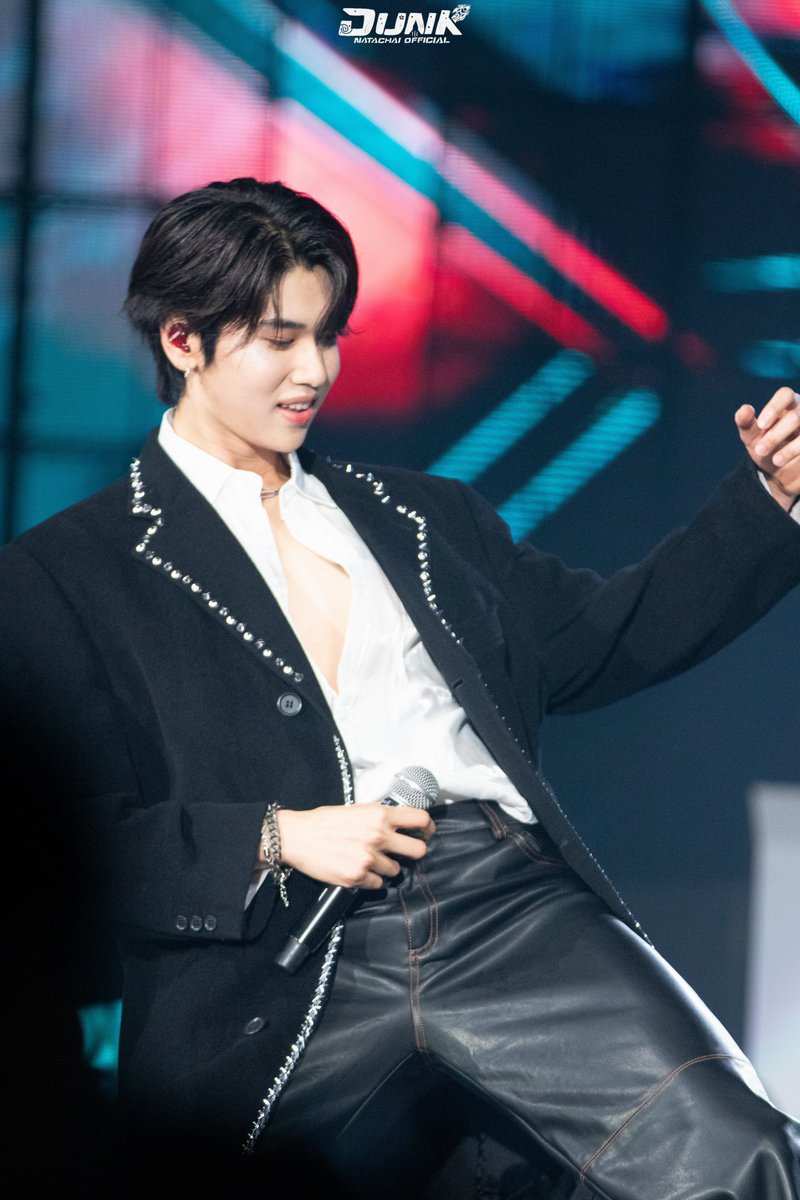 Dunk_OfficialTH's tweet photo. Dum Dum 🖤

 LOVE JOONGDUNK LOUDLY
#LOLFanFest2023D2
#LOLFanFest2023
@dunknatachai #dunknatachai https://t.co/wTgQr2C5Gl