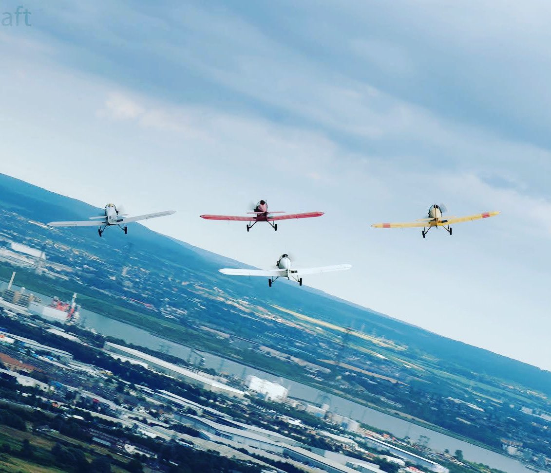 turbteam's tweet photo. Fantastic photo of the Turbs during a @tigerclubuk balbo yesterday for the club’s summer BBQ. Photo @eriksaircraft #formationflying https://t.co/Kz7vC2cdGc