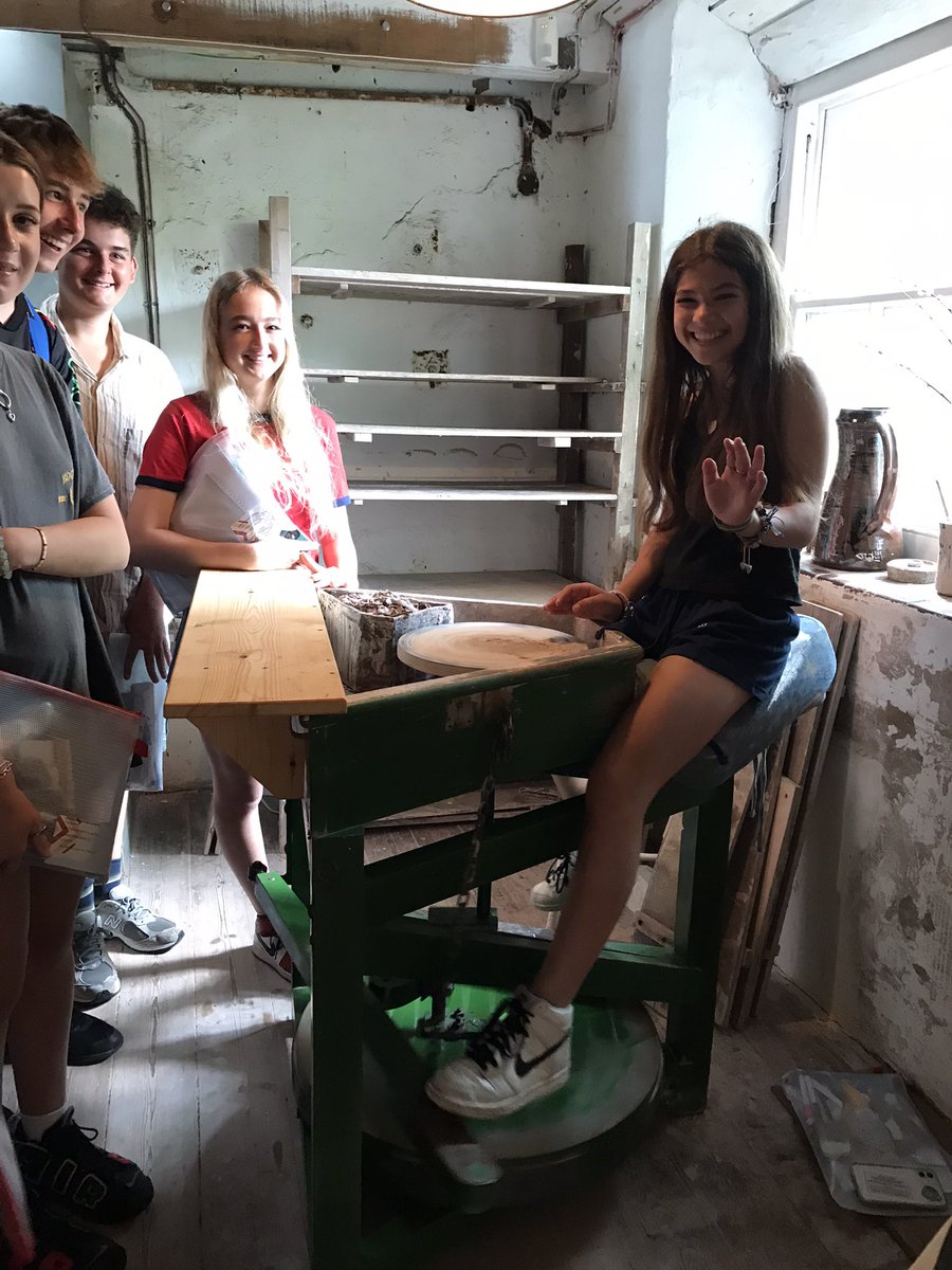radnortrip's tweet photo. We are the Leah pottery this morning getting a tour, sketching and a press mould making workshop ✊ https://t.co/LFFOXXinh9