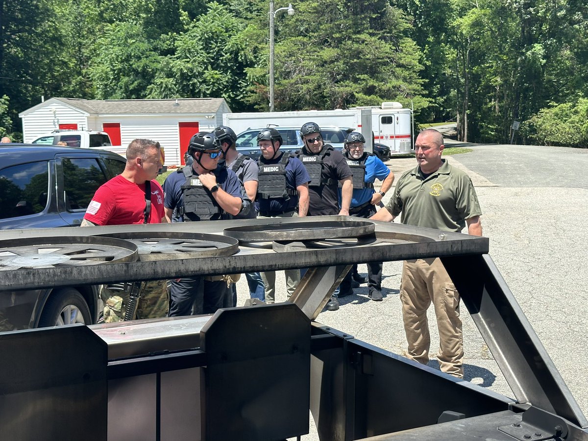 VAEMSTG's tweet photo. Yesterday was a busy day for our students taking the @NAEMT_  TECC - Advanced Tactics Course with Goochland Fire-Rescue and Goochland County Sheriff’s department in @GoochlandGovtVA #vaemstg https://t.co/lvGMs1aSLS