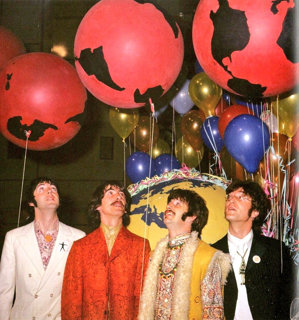 'Our World
All You Need Is Love'

25 de Junio de 1967 - #TheBeatles se presentan en el primer programa de TV por vía satélite.
 
Happy #GlobalBeatlesDay !!! 🌍