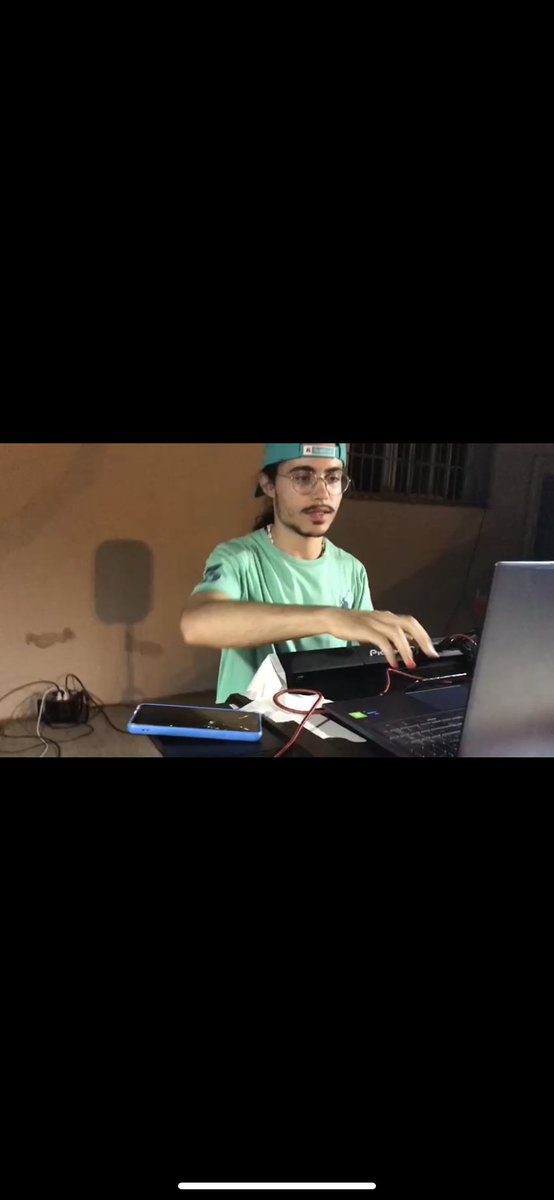 🎧 Anoche lo pasamos genial en la fiesta del torneo, un momento muy agradable junto a los participantes, donde hemos podido conocernos mejor y disfrutar de una buena música.
👏 Agradecemos a DJ ToniNegre su presencia, así como a José Nácher y Miguel Cosín la organización.