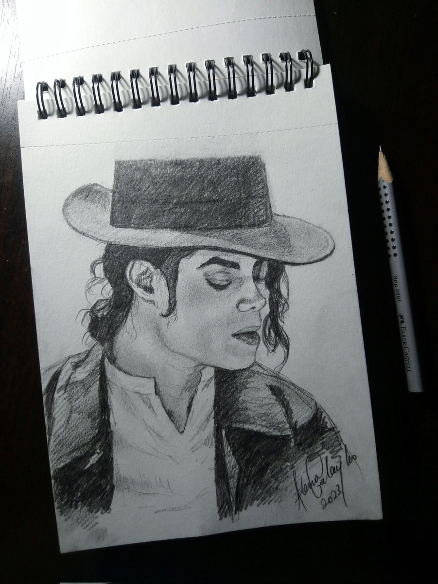 🖤 Gone to soon, but never forgotten 🖤 Thinking about Michael on this sad day 🙏
Quick sketch by pencil. 
#michaeljackson #gonetoosoon #foreverinourhearts #pencildrawing #art #14YearsWithoutMichaelJackson