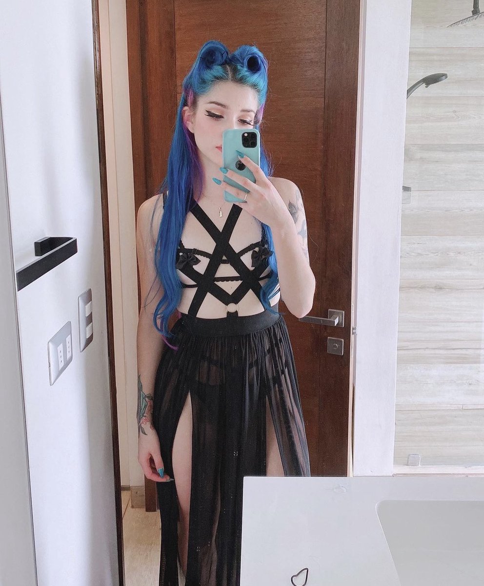 Goddesssandra_'s tweet photo. Rt submissive @mistresssaa
@BDSM_COUPLE @MistressPaiLing
@MissLorenaGee @chastity_house
@FemDomRelations #submissive
#SissySky #fetish #bdsmgacha
#bdsmmaster #goddessfeet
#GoddessOfBeauty @RT_slave9 https://t.co/9jLKdKkfDS