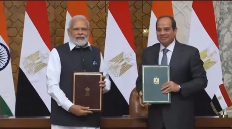 DeccanChronicle's tweet photo. Indian Prime Minister @narendramodi, Egyptian President Abdel Fattah El-Sisi on Sunday signed a Memorandum of Understanding (MoU) in Egypt's Cairo. 

#ModiInCairo #ModiInEgypt https://t.co/lKp81qb1EQ