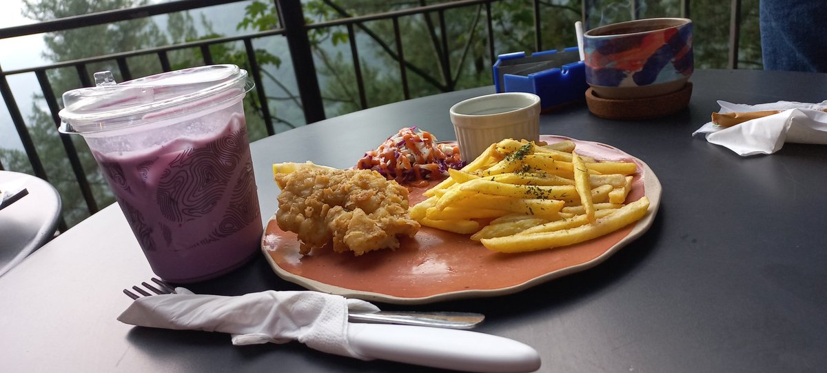 Kao_Sakurada's tweet image. Go outside?
Food iz gud...
#outsideview #food #goodafternoon