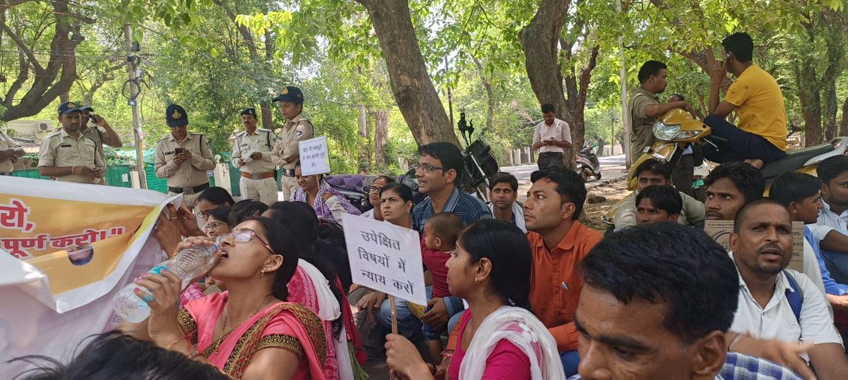 @9YiCSNmS979Fh56 <a href="/ChouhanShivraj/">Shivraj Singh Chouhan</a> <a href="/aajtak/">AajTak</a> <a href="/WelfareTribal/">Tribal Welfare Department, MP</a> <a href="/schooledump/">School Education Department, MP</a> <a href="/Indersinghsjp/">इन्दरसिंह परमार</a> <a href="/BJP4MP/">BJP Madhya Pradesh</a> <a href="/DilipShe/">Dilip She</a> <a href="/ABPNews/">ABP News</a> <a href="/ashokgehlot51/">Ashok Gehlot</a> <a href="/AtulKum44267167/">Atul Kumar Sharma</a> <a href="/INCMP/">MP Congress</a> <a href="/IYCMadhya/">MP Youth Congress</a> <a href="/MP_MyGov/">MP MyGov</a> <a href="/mpbreakingnews/">MP Breaking News</a> <a href="/MPYuvaShakti/">|| MP Yuva Shakti ||</a> <a href="/MPTakOfficial/">MP Tak</a> #MPTET_2018 के हजारों पात्र अभ्यर्थी
<a href="/aajtak/">AajTak</a>
<a href="/WelfareTribal/">Tribal Welfare Department, MP</a>
<a href="/schooledump/">School Education Department, MP</a>
 के सामने #भूख_हड़ताल पर बैठे हैं
#भोपाल की सड़कों पर
#पद_वृद्धि_तृतीय_काउन्सलिंग_2018 और
#62हजार का वादा पूर्ण कराने के लिए
<a href="/Indersinghsjp/">इन्दरसिंह परमार</a>
<a href="/BJP4MP/">BJP Madhya Pradesh</a>
 @dilipshe