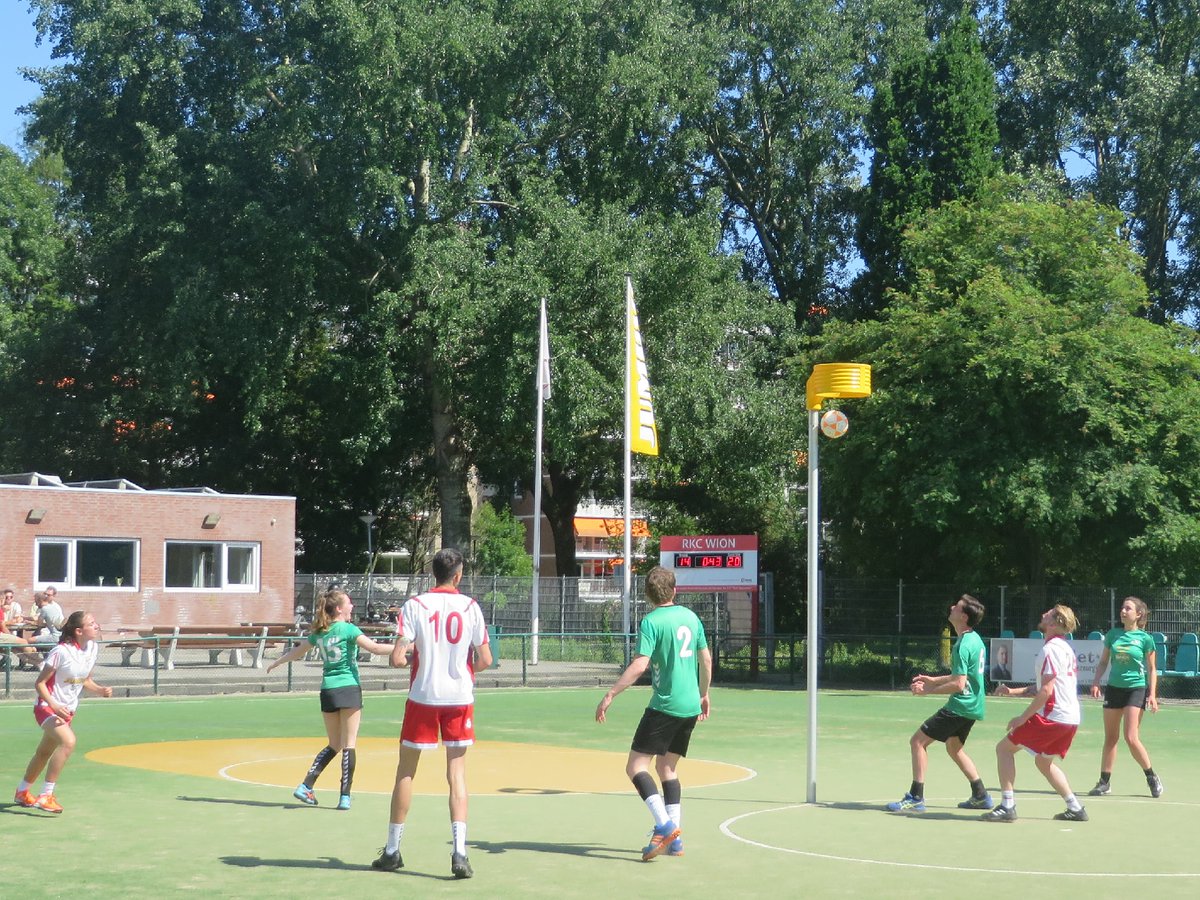 Einde seizoen 2022-2023! Het is zover, (bijna) alle laatste officiële competitiewedstrijden op het veld zijn gespeeld en we nemen even kort de tijd om terug en vooruit te kijken. Het was spannend, maar WION 1 heeft zich weten te handhaven in de 2e klasse.
wion.nl/einde-seizoen-…