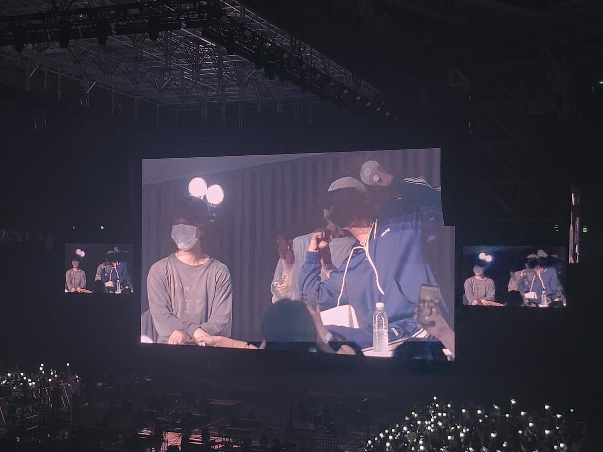 Kpop_Herald's tweet photo. [#SUGA_AgustD_TOUR] Spotted! @BTS_twt's Jimin, V and Jungkook got caught on the screen at Suga's Seoul gig! Love this familyship. 💜 #SUGA_AgustD_TOUR_in_Seoul #SUGA #Jimin #Taehyung #Jungkook #BTS https://t.co/5z78R3xUJZ