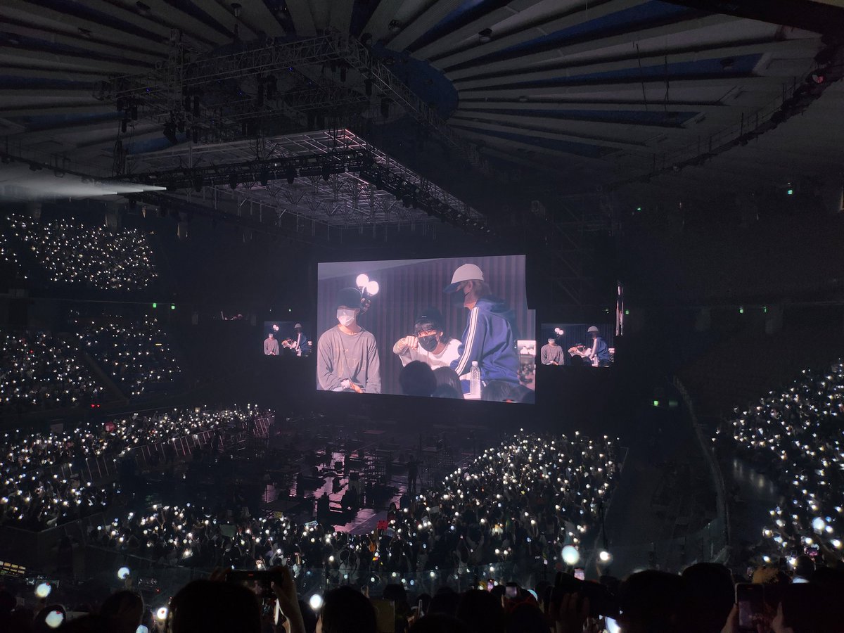 Kpop_Herald's tweet photo. [#SUGA_AgustD_TOUR] Spotted! @BTS_twt's Jimin, V and Jungkook got caught on the screen at Suga's Seoul gig! Love this familyship. 💜 #SUGA_AgustD_TOUR_in_Seoul #SUGA #Jimin #Taehyung #Jungkook #BTS https://t.co/5z78R3xUJZ