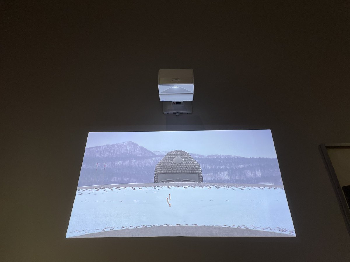 keepkeepon's tweet image. 너무 티없이 깔끔한 스타일이 좀 부자연스러워서 이게 진짜 자연이랑 어울리는건가 싶지만 이 붓다의 언덕은 실제로 보고싶다. 특히 이 라벤더가 폈을 때 ㅎㅎ