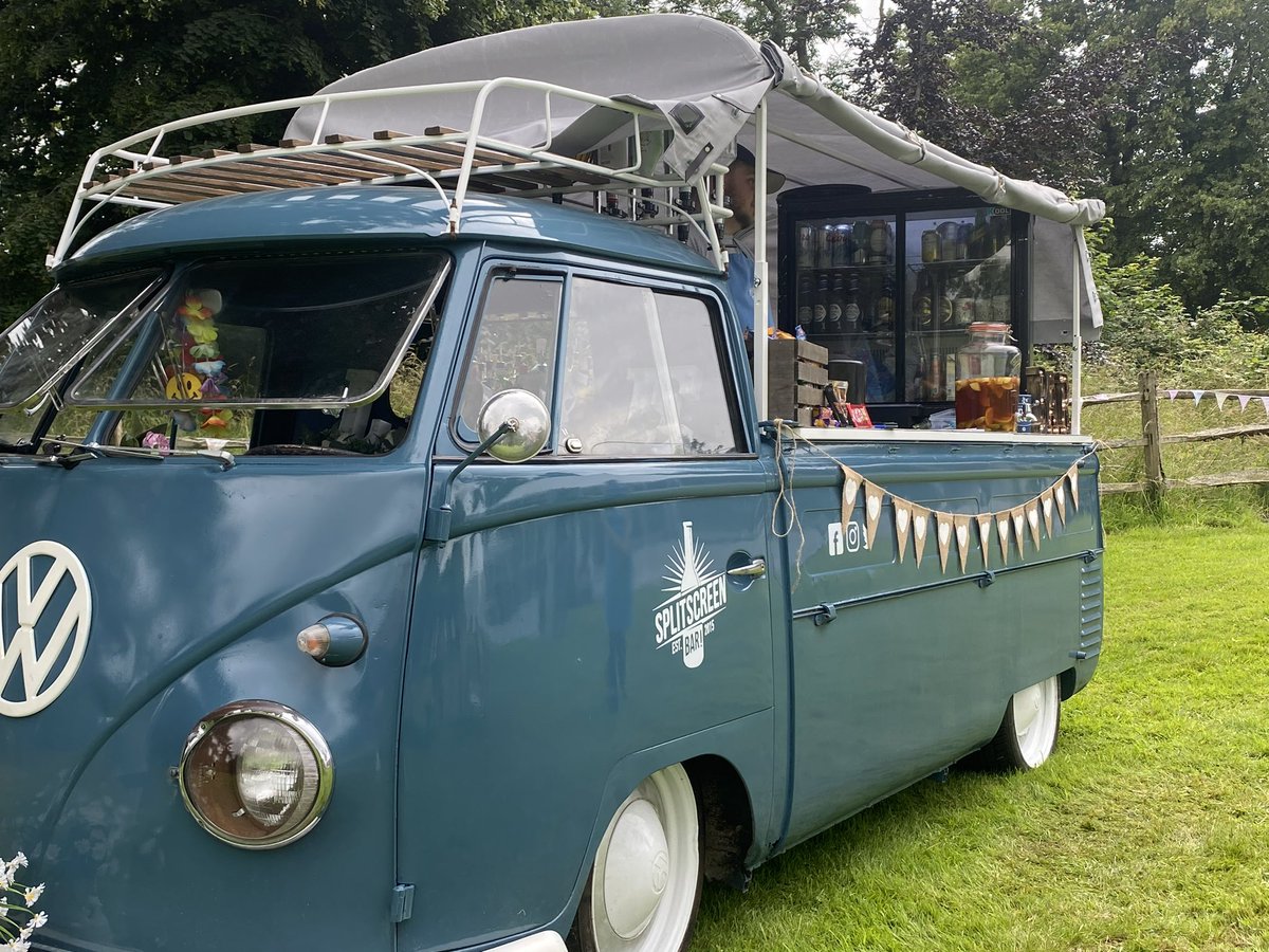 splitscreenbar's tweet photo. Not only does our VW Splitscreen Bar Frankie supply the best drinks for your special occasion, we also look the best when we turn up. Frankie fits in with any day, whether it’s a wedding, corporate or party.
Hire Now to avoid disappointment! 

#vw #volkswagen #vwcamper #vdub https://t.co/zqBYsKgaGU
