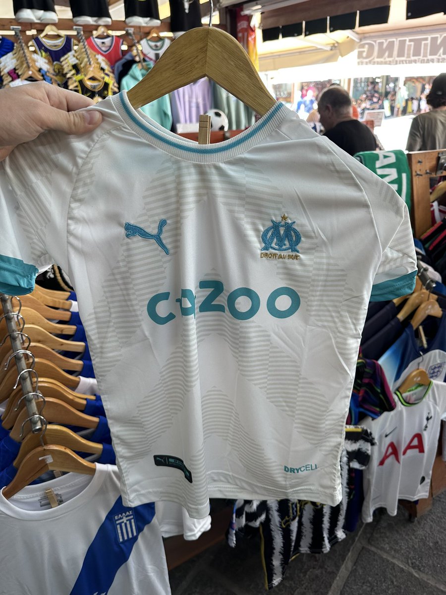 nouveau maillot de l’OM vu en Grèce 🤣 #OM #NouveauMaillot #TeamOM